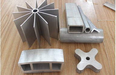 九游app：江蘇河豚島鋁業科技有限公司取得拼接式鋁型材專利鋁型材裝配過程簡單流暢且連接處穩定性高