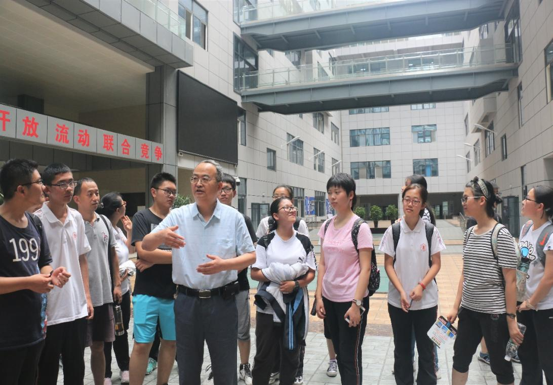 【老師您好！】“材料”報國傳薪火 創新引領展宏圖(圖3)