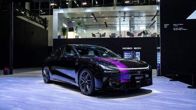 極越首款AI智駕超跑ROBO X廣州車展全球首發(圖5)