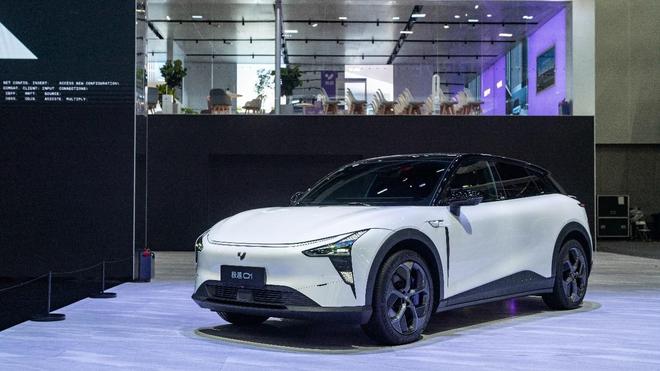 極越首款AI智駕超跑ROBO X廣州車展全球首發(圖7)