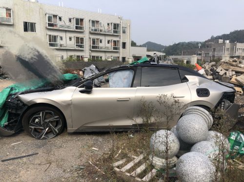領克07驚心動魄事故中不減安全A柱到C柱堅固如初