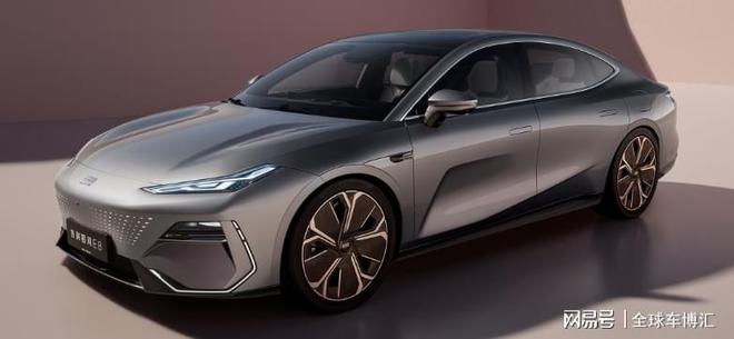 想跟銀河E8比安全？恐怕你得先讓讓位了！(圖3)