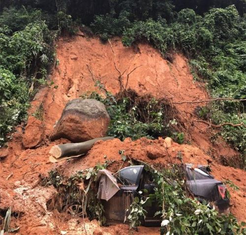 領克01車身強度守護生命泥石流事故凸顯優勢(圖3)