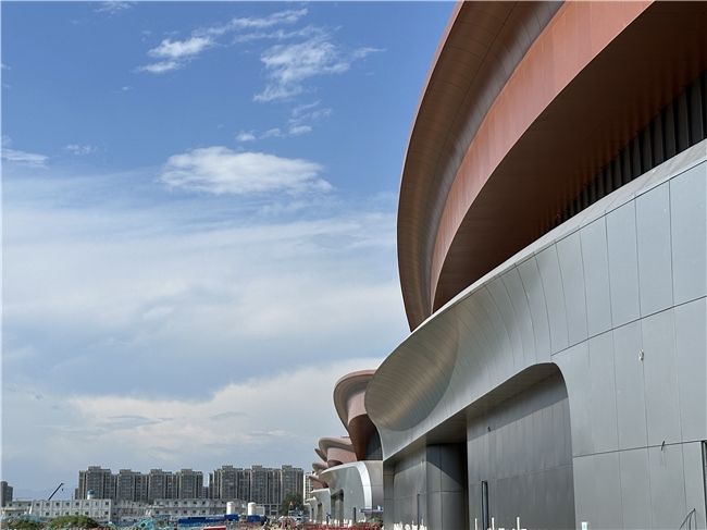 中建裝飾助力新國(guó)展二期項(xiàng)目幕墻竣工內(nèi)裝即將完美呈現(xiàn)(圖2)