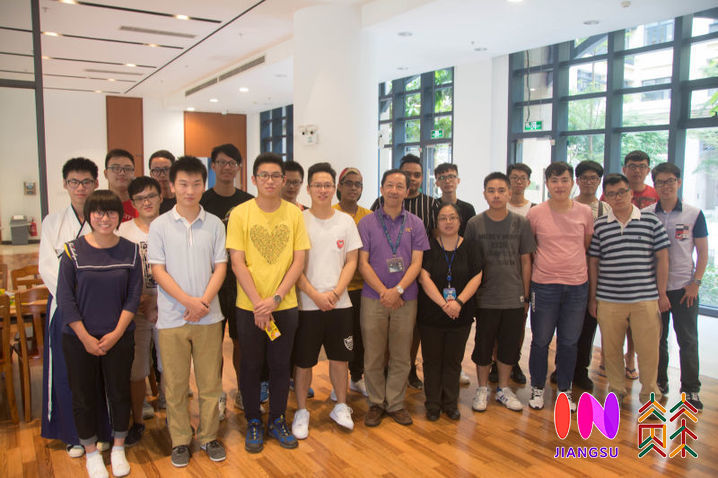 九游體育：“飛”越雙城 “電”馳人生丨你好！我來自1999(圖2)