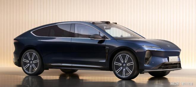 蔚來ET9上市首搭雪松智能系統(tǒng)+天行智能底盤788萬起(圖2)