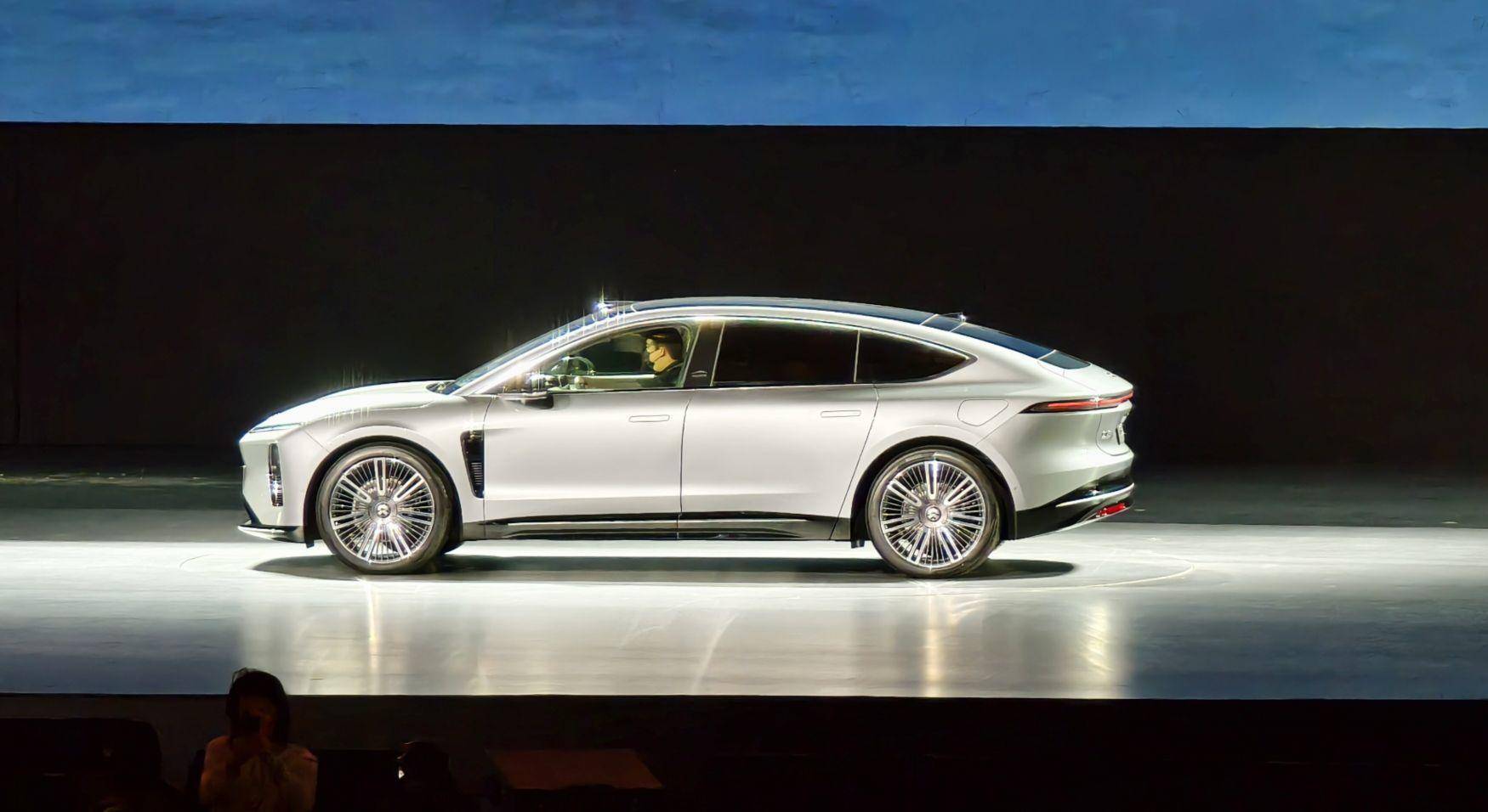 蔚來(lái)最貴的車(chē)和最便宜的車(chē)登場(chǎng)(圖4)