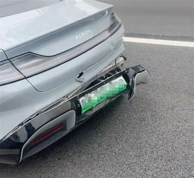 九游體育：小米SU7被追尾追尾的油車竟然起火了(圖3)