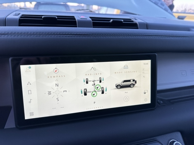 2024款路虎衛(wèi)士110四門30T 柴油 現(xiàn)車最低售價(jià)8X萬(圖4)