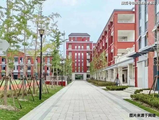 九游官網(wǎng)入口：招商中旅攬閱售樓處發(fā)布：以云軌為琴弦 彈奏山海間的星辰變奏曲(圖37)
