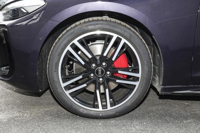 預售2568萬起華為乾崑輔駕+200kW動力帶按摩座椅的豪華轎車(圖8)