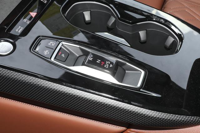 預售2568萬起華為乾崑輔駕+200kW動力帶按摩座椅的豪華轎車(圖7)