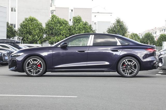 預售2568萬起華為乾崑輔駕+200kW動力帶按摩座椅的豪華轎車(圖11)