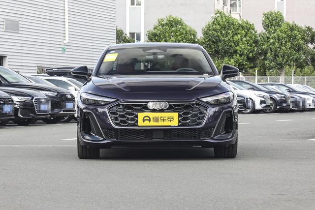 預售2568萬起華為乾崑輔駕+200kW動力帶按摩座椅的豪華轎車(圖10)