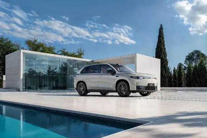 激光雷達+800V下放14萬級市場 2026款零跑C10進階上市(圖4)