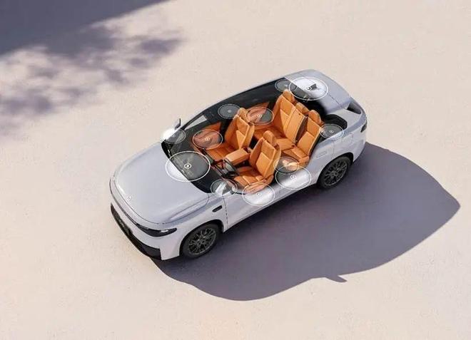 激光雷達+800V下放14萬級市場 2026款零跑C10進階上市(圖12)