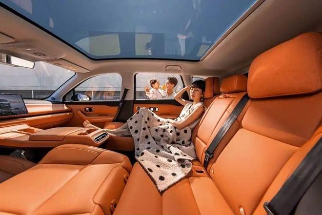 激光雷達+800V下放14萬級市場 2026款零跑C10進階上市(圖17)