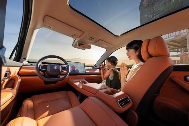 激光雷達+800V下放14萬級市場 2026款零跑C10進階上市(圖16)