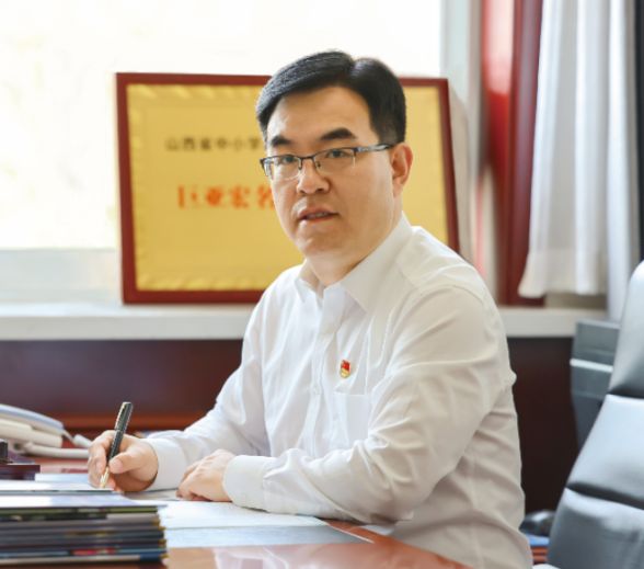 警鐘：左權(quán)縣職業(yè)技術(shù)中學書記巨亞宏被查一個優(yōu)秀校長這樣倒下(圖2)