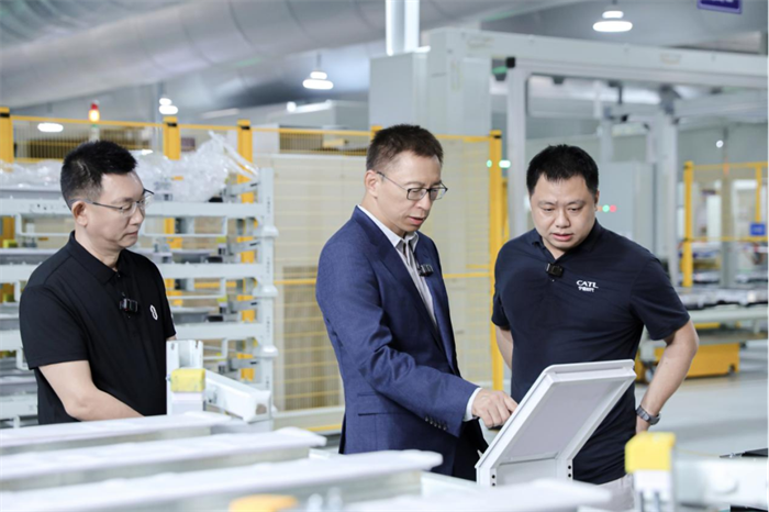 九游官網入口：《張朝陽的物理課》問界專場新能源電池安全必修課(圖2)