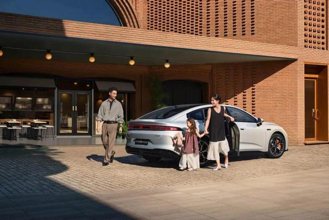 卡羅拉的價格凱美瑞的尺寸？長安啟源A06這波刀法太精準了！(圖6)