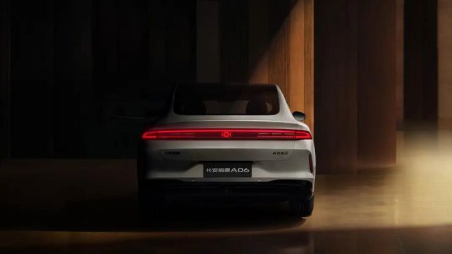 卡羅拉的價格凱美瑞的尺寸？長安啟源A06這波刀法太精準了！(圖25)