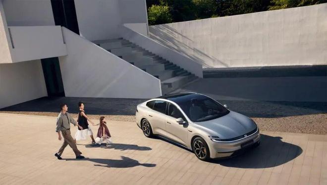 卡羅拉的價格凱美瑞的尺寸？長安啟源A06這波刀法太精準了！(圖7)