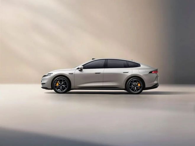 卡羅拉的價格凱美瑞的尺寸？長安啟源A06這波刀法太精準了！(圖21)