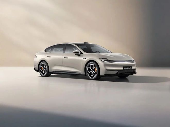 卡羅拉的價格凱美瑞的尺寸？長安啟源A06這波刀法太精準了！(圖18)