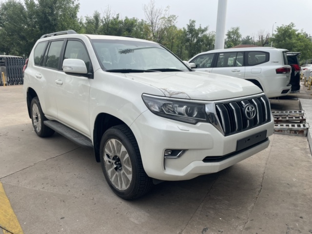 2024款霸道2800 柴油 TXL 九氣 底掛 天窗 港口新車落地價多少錢