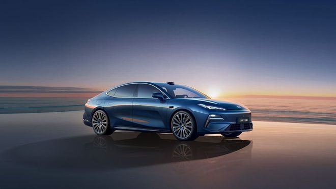 九游app：星耀8構筑全方位安全體系軟硬件協同守護出行