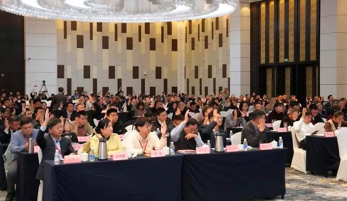 參加中國建筑節能協會第四屆第二次理事會暨綠色建筑與“好房子”高質量發展論壇調研天津門窗行業骨干企業