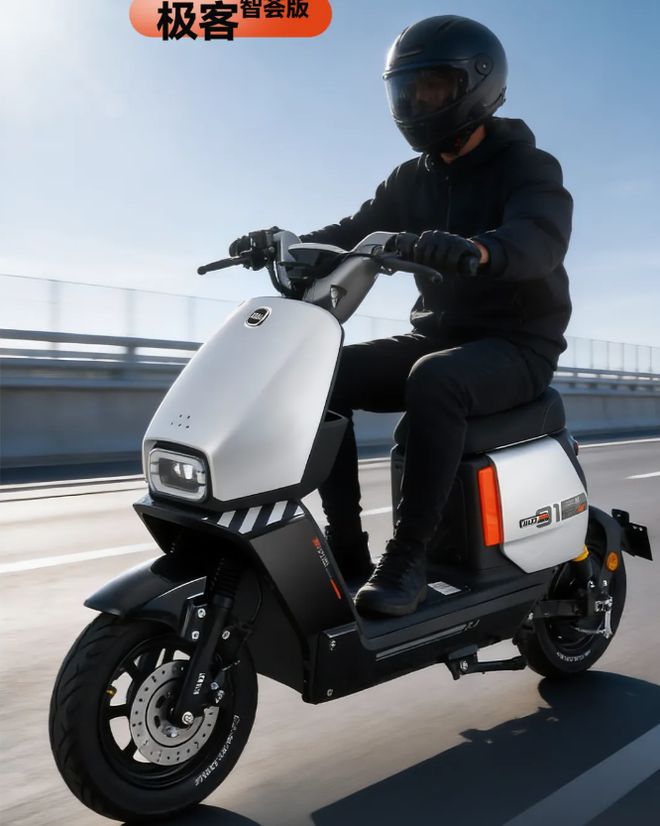 九游體育：金屬車身、小包造型！小刀發布新國標電動車還要什么九號、小牛(圖1)