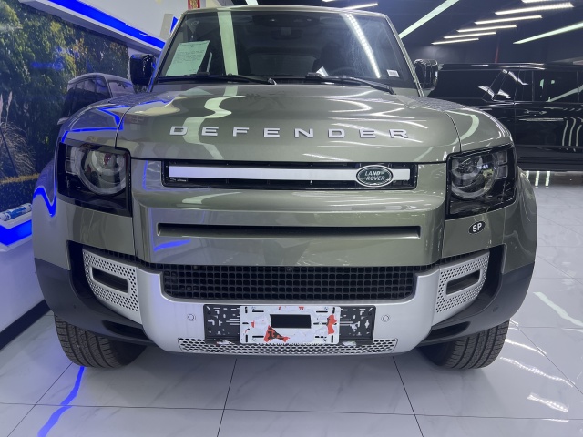 25款路虎衛士20T 30T柴油現車60來萬起售配置顏色可選