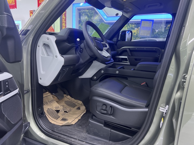 25款路虎衛士20T 30T柴油現車60來萬起售配置顏色可選(圖3)