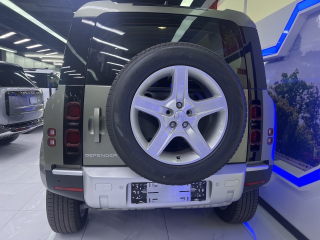 25款路虎衛士20T 30T柴油現車60來萬起售配置顏色可選(圖5)