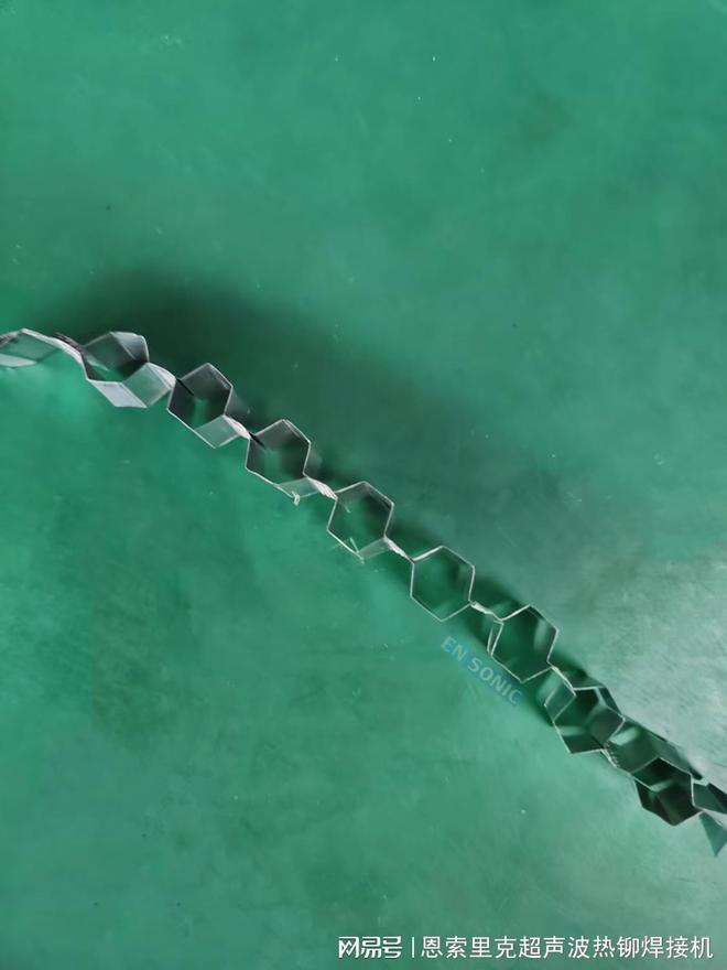 九游官網入口：鋁型材蜂窩鋁箔超聲波點焊機 恩索里克(圖2)