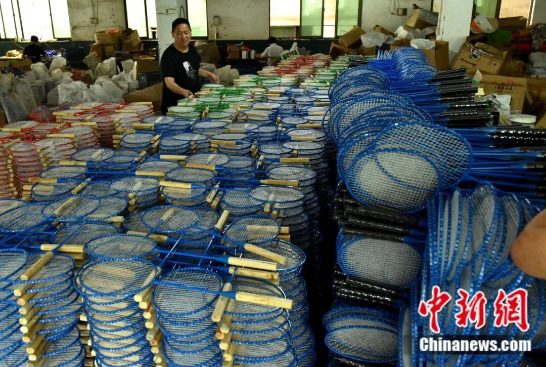 九游官網入口：富春江邊的一個鄉用50年把球拍做“透”了(圖4)