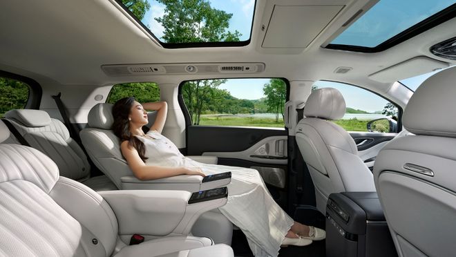 九游體育：滿血華為智駕還有百萬級底盤+智能四驅這款MPV只需3099萬！(圖6)