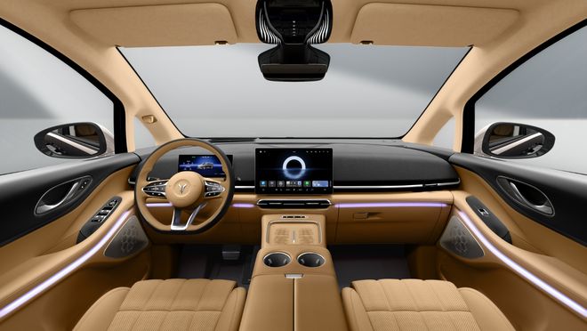 九游體育：滿血華為智駕還有百萬級底盤+智能四驅這款MPV只需3099萬！(圖4)