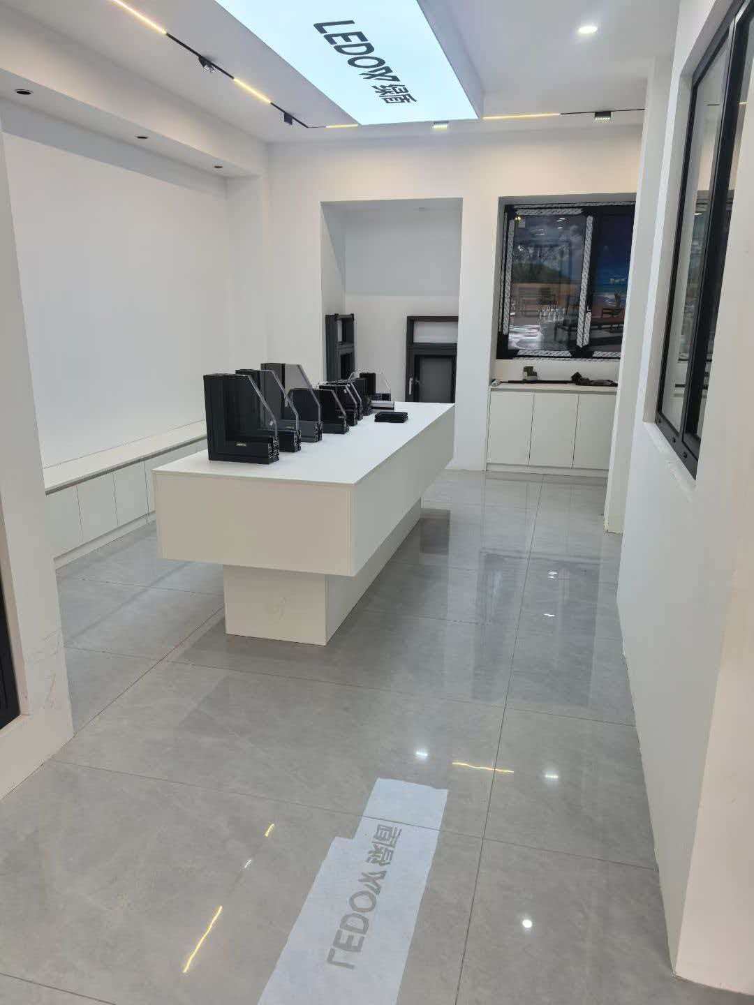 滑縣斷橋鋁門窗選購(gòu)避坑指南：2024年度實(shí)力廠家深度盤點(diǎn)(圖3)