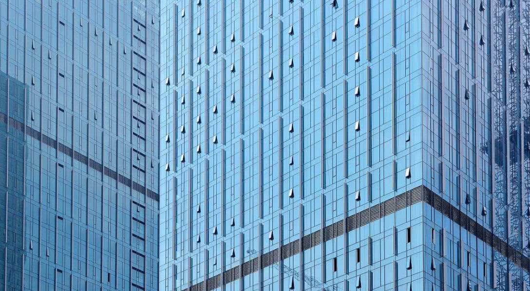 青島金楷建設(shè)取得裝配式建筑裝飾節(jié)能幕墻專(zhuān)利提高安裝效率(圖1)